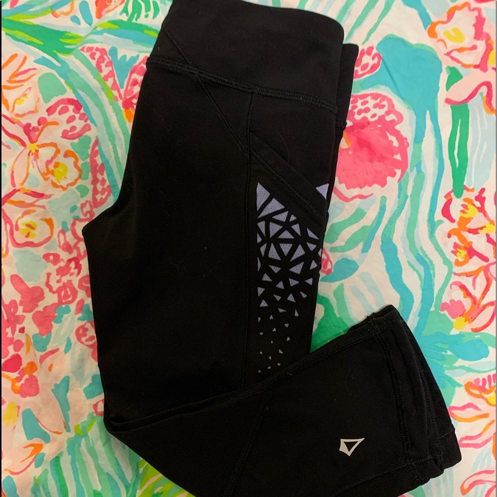 Ivivva black cropped leggings